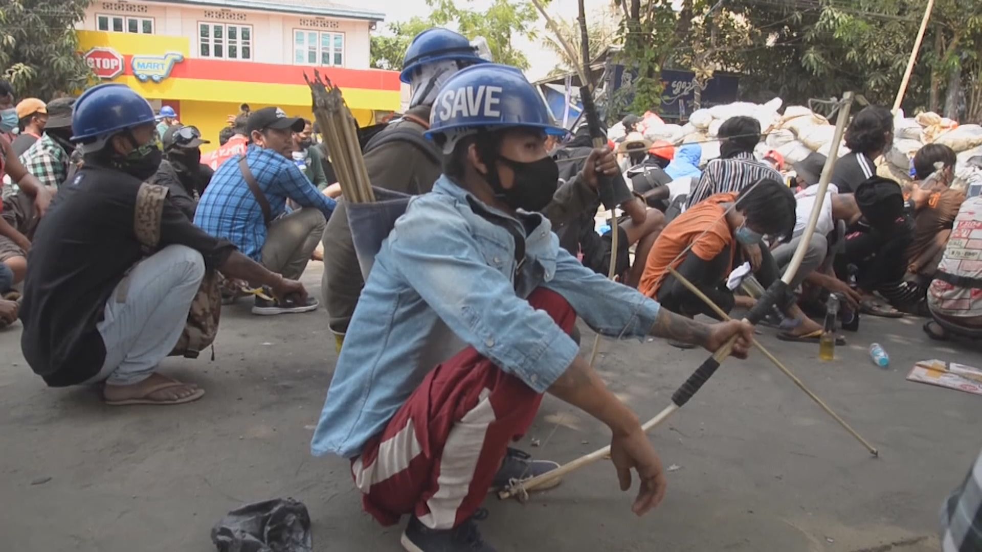 緬軍血腥鎮壓仰光等地續示威　消息指再有至少三人死亡