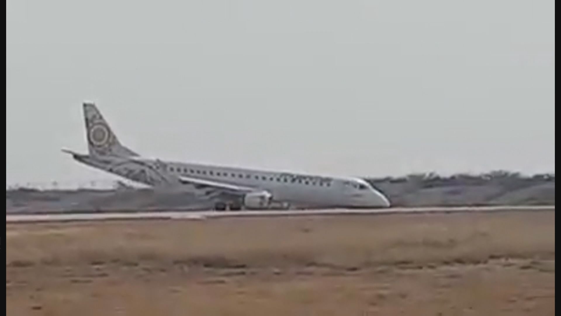 緬甸客機起落架故障成功着陸