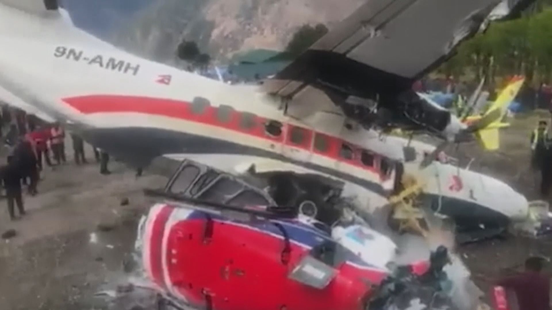 尼泊爾珠峰有小型飛機失事七人死傷