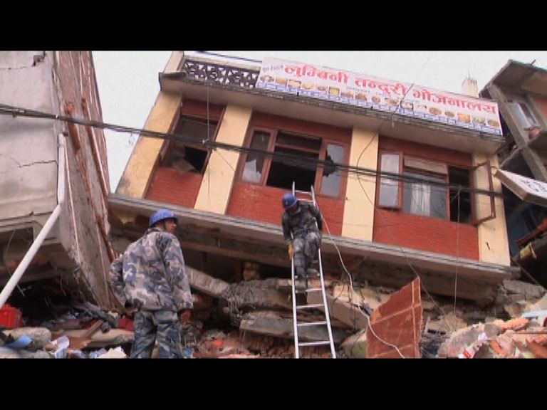 尼泊爾震後物資不足餘震不斷阻救援