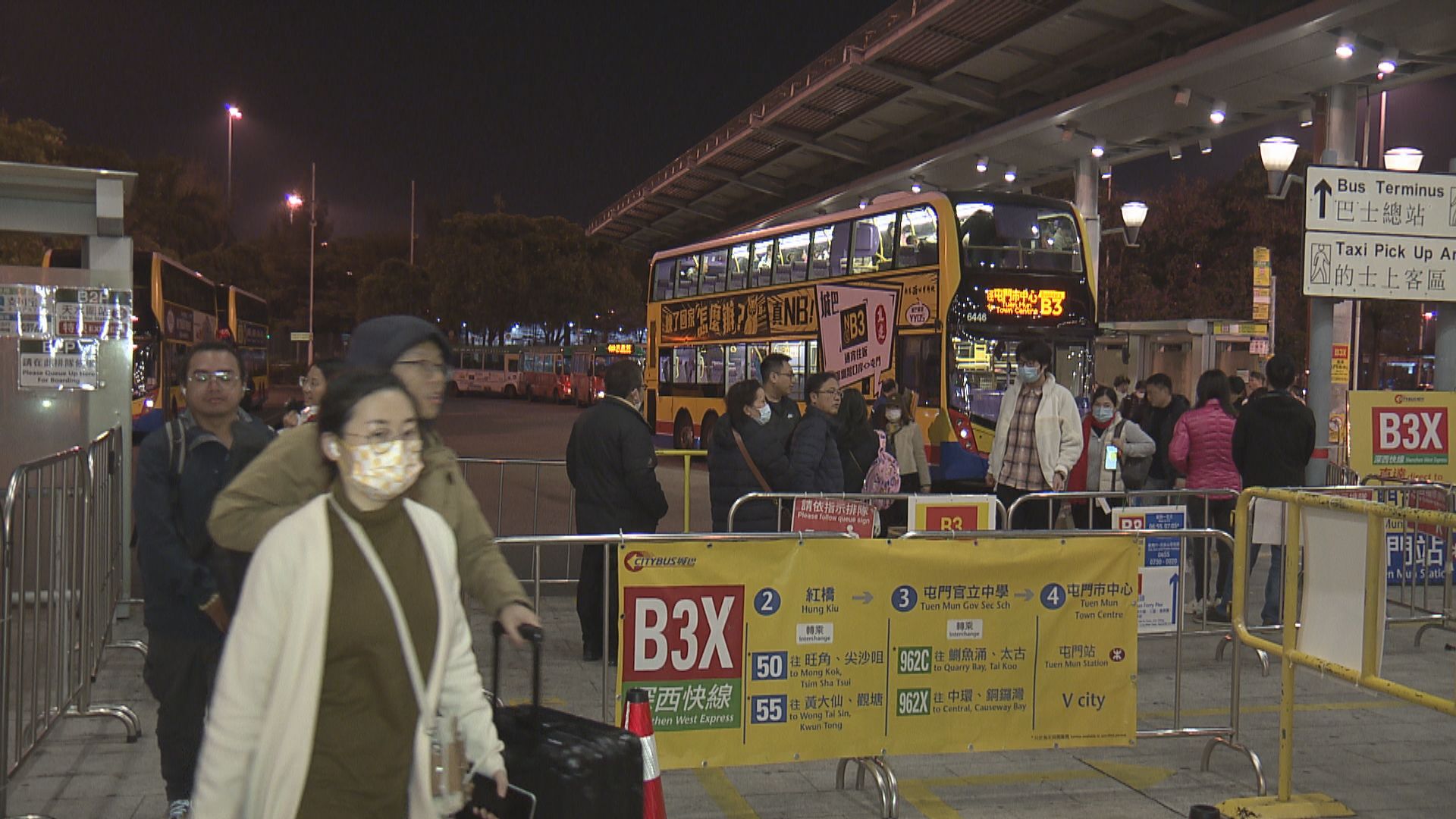 港鐵及巴士除夕凌晨加密往關口班次　直通巴營辦商料不會重演旅客滯留事件