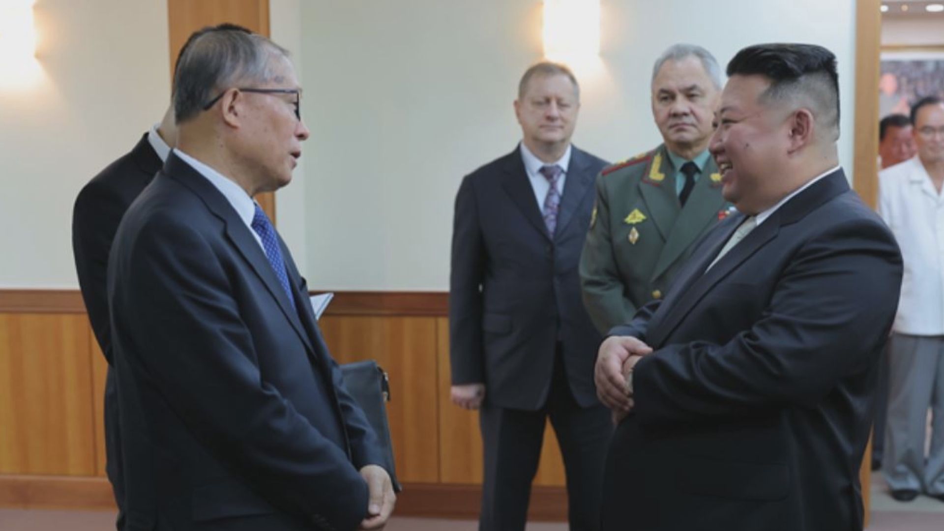 韓戰停戰七十年 金正恩與中俄代表團會面