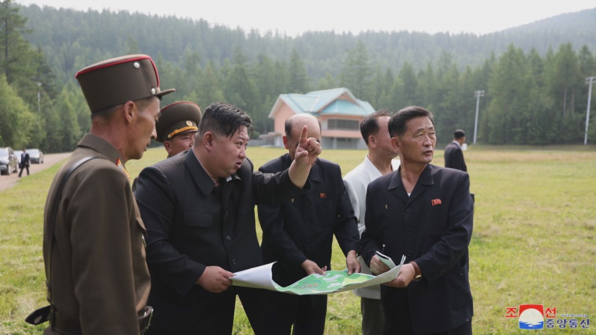 金正恩視察三池淵市建工作 嚴批部分幹部工作不負責任