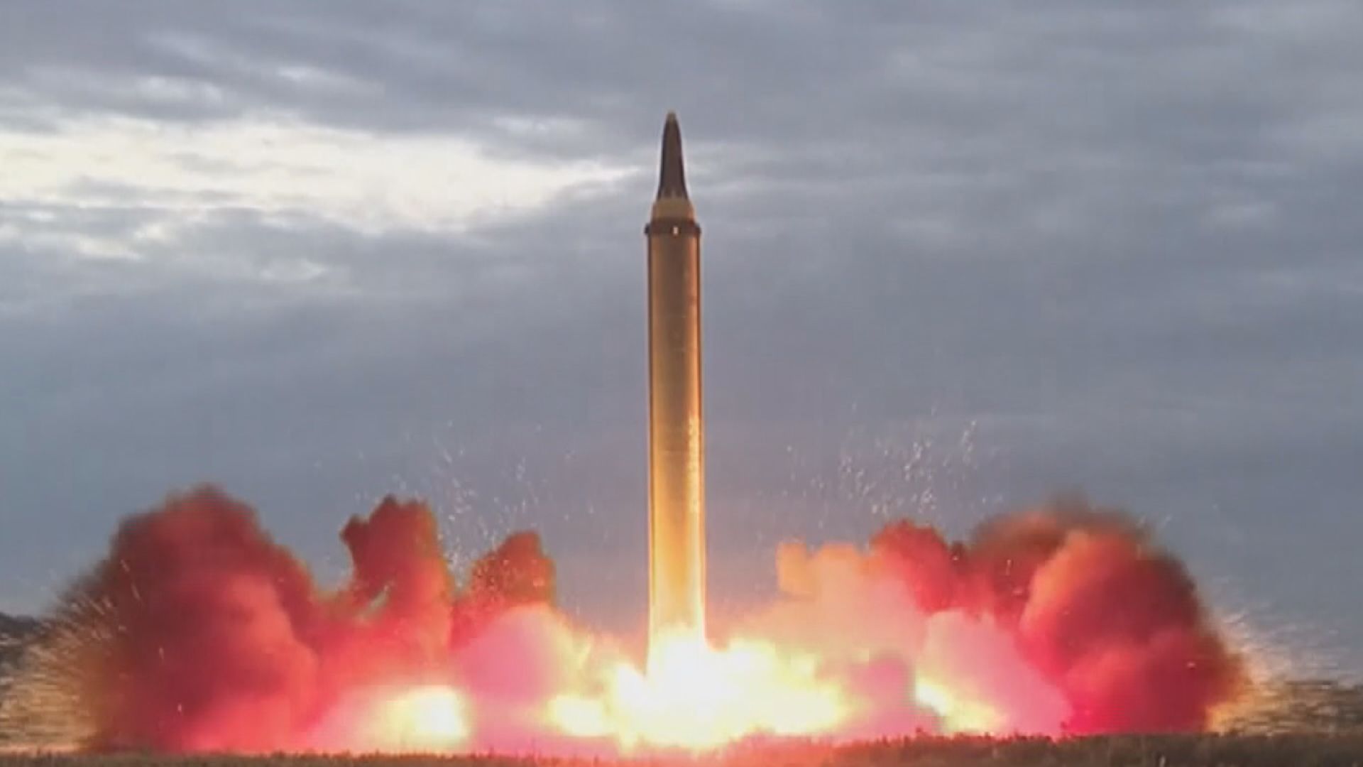 北韓疑向東部海域發射兩枚短程彈道導彈