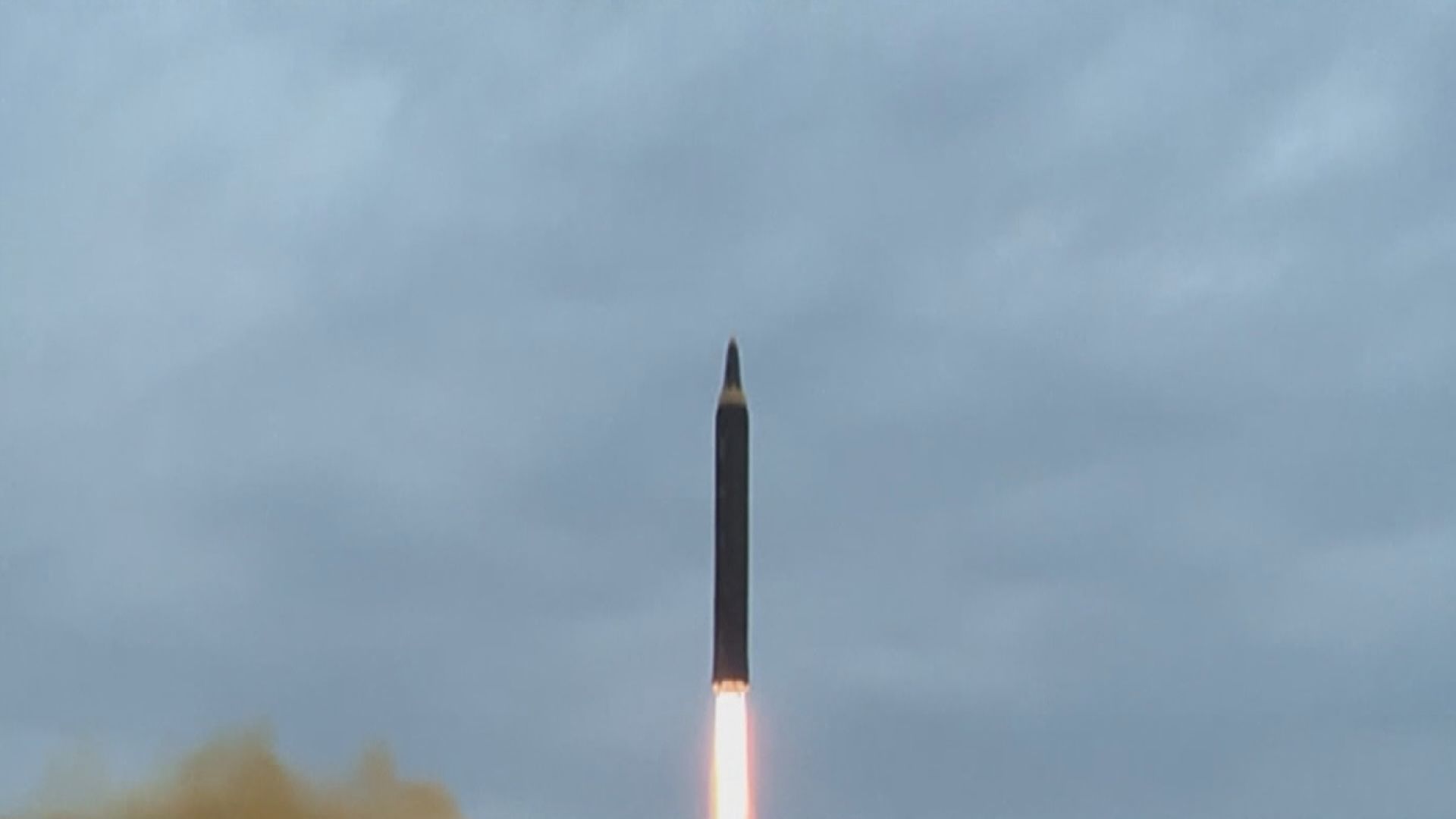 北韓向朝鮮半島東部海域發射彈道導彈