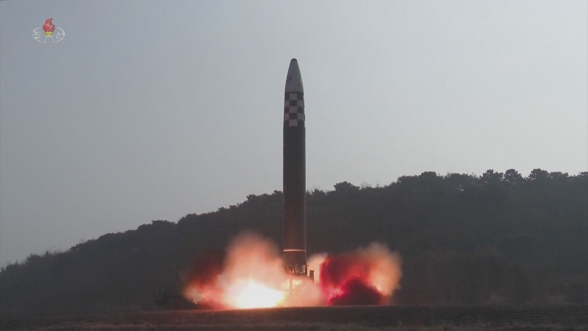 北韓試射彈道導彈　飛越日本北部上空　美日韓強烈譴責