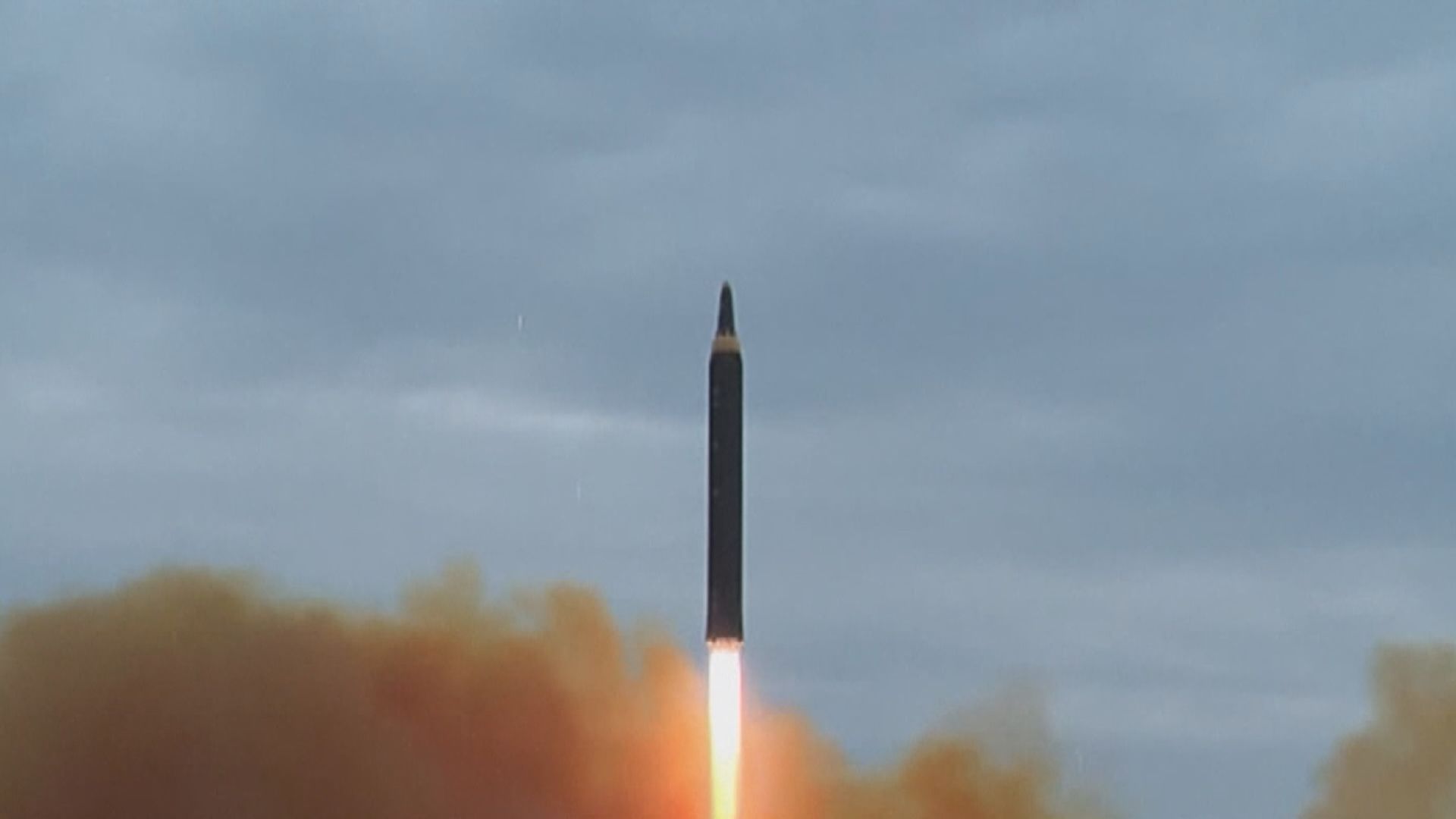 北韓凌晨再發射兩枚短程彈道導彈　日韓譴責