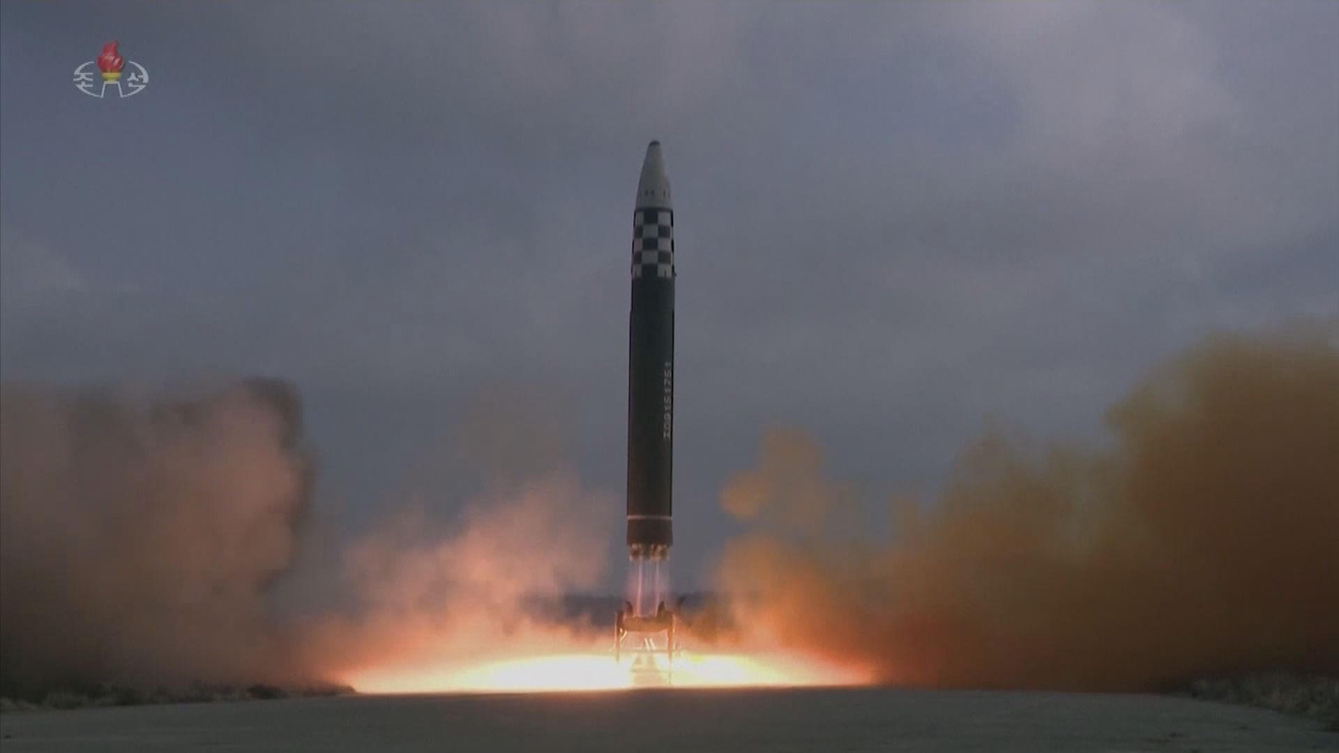北韓從潛艇發射兩枚戰略巡航彈道導彈　成功擊中預定目標