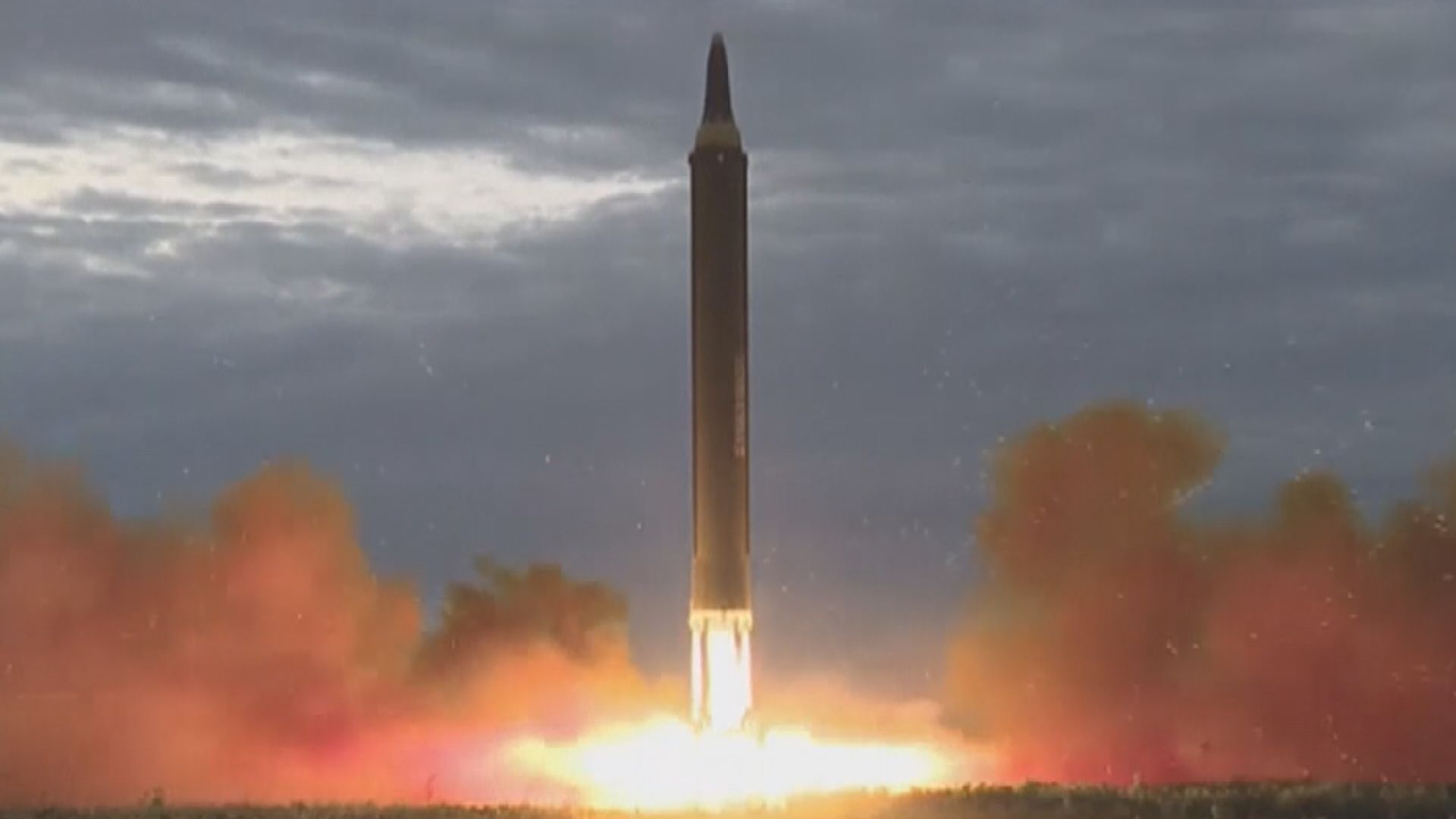 北韓向朝鮮半島東部海域發射兩枚彈道導彈