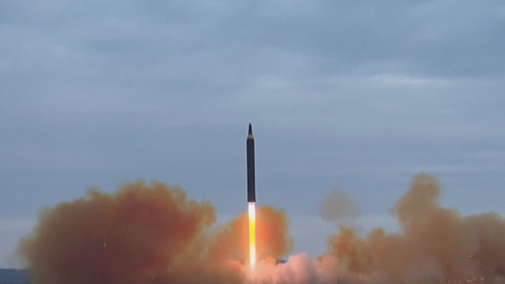 日韓指北韓向朝鮮半島東部海域發射彈道導彈