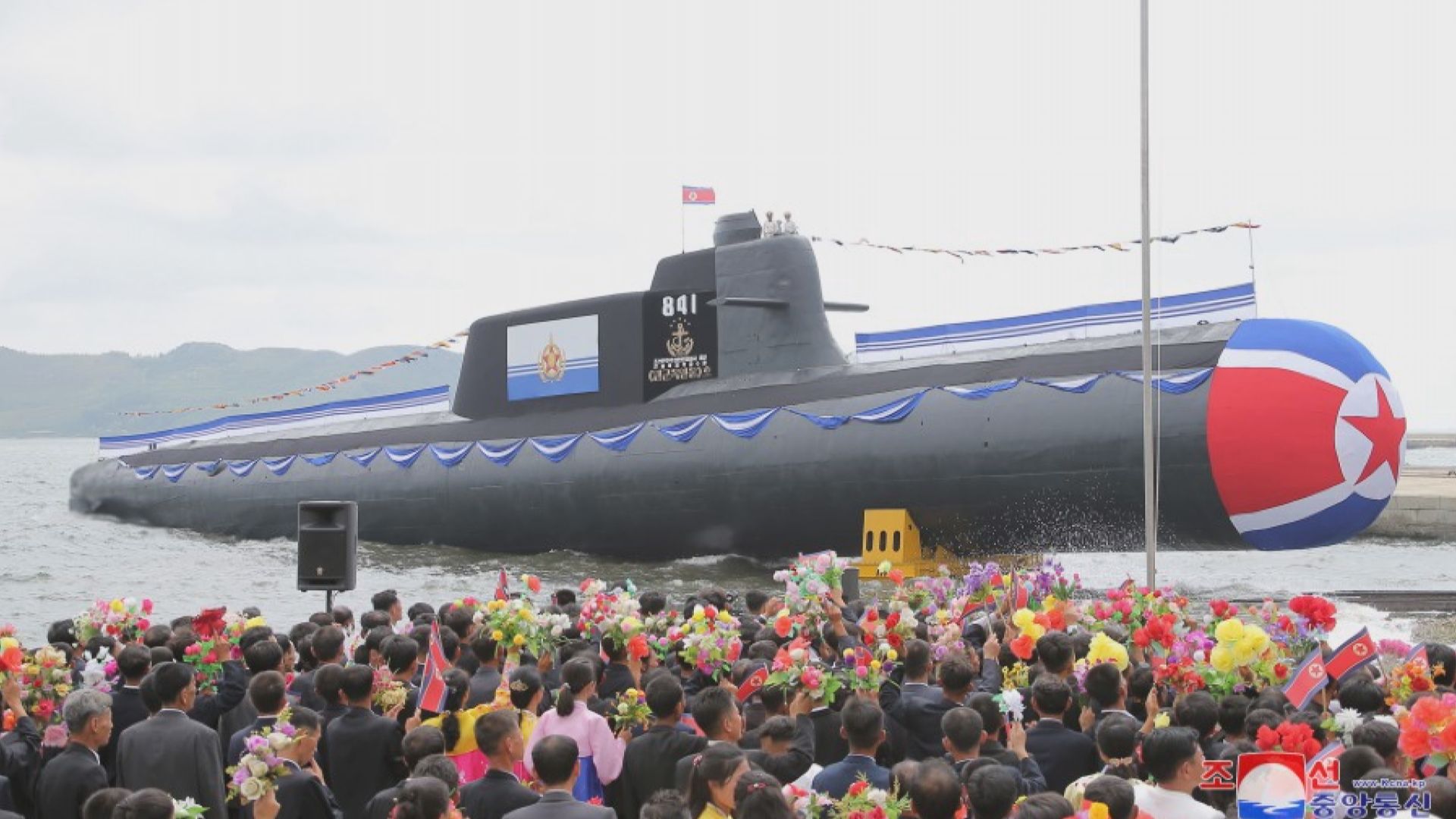 北韓第一艘戰術核攻擊潛艇舉行下水禮 金正恩出席儀式