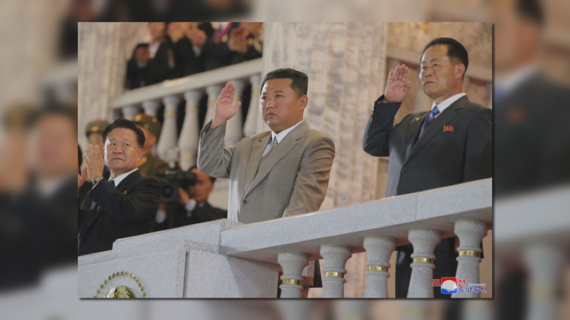 北韓領袖金正恩出席民防主題國慶閱兵