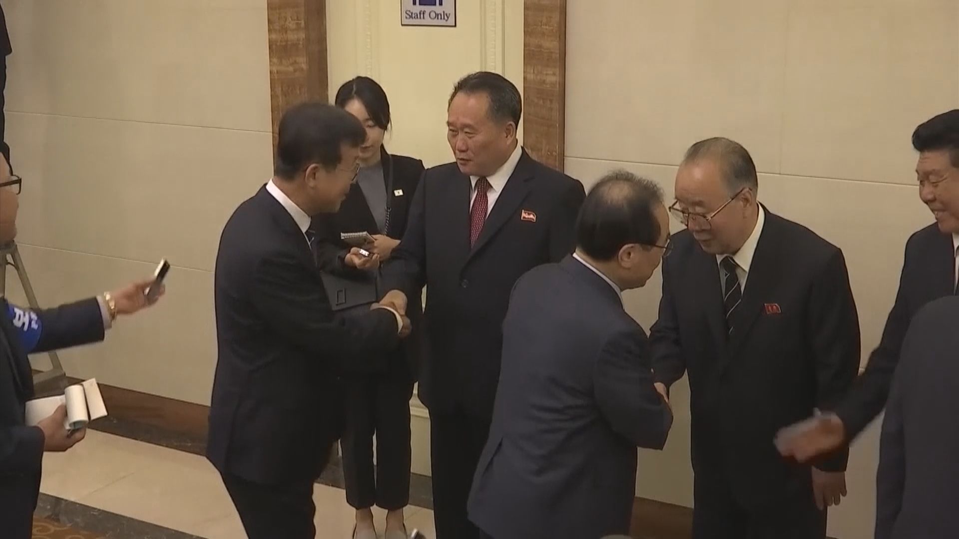 韓代表團訪朝出席共同宣言紀念活動