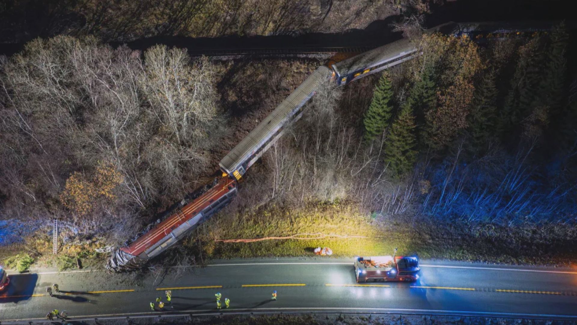 挪威載客火車疑遇落石出軌　最少一人死亡