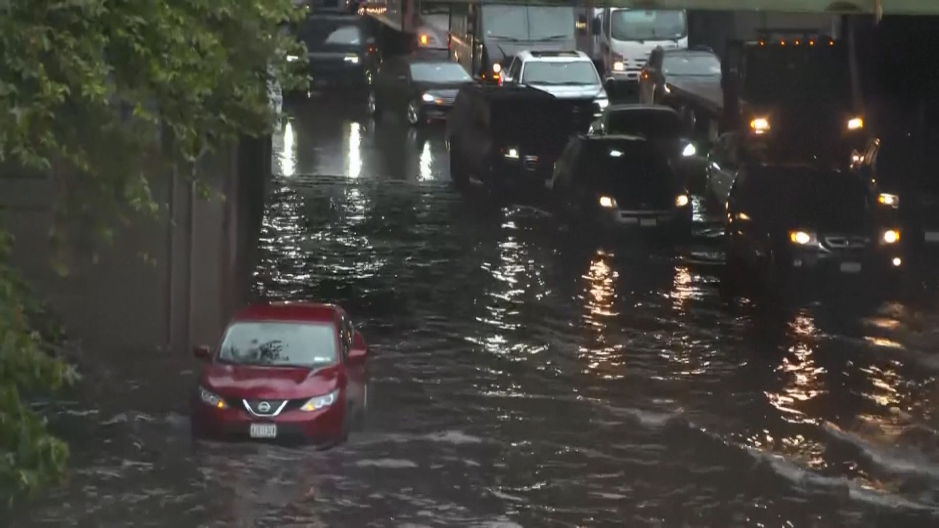 美國紐約多處水浸 全市進入緊急狀態