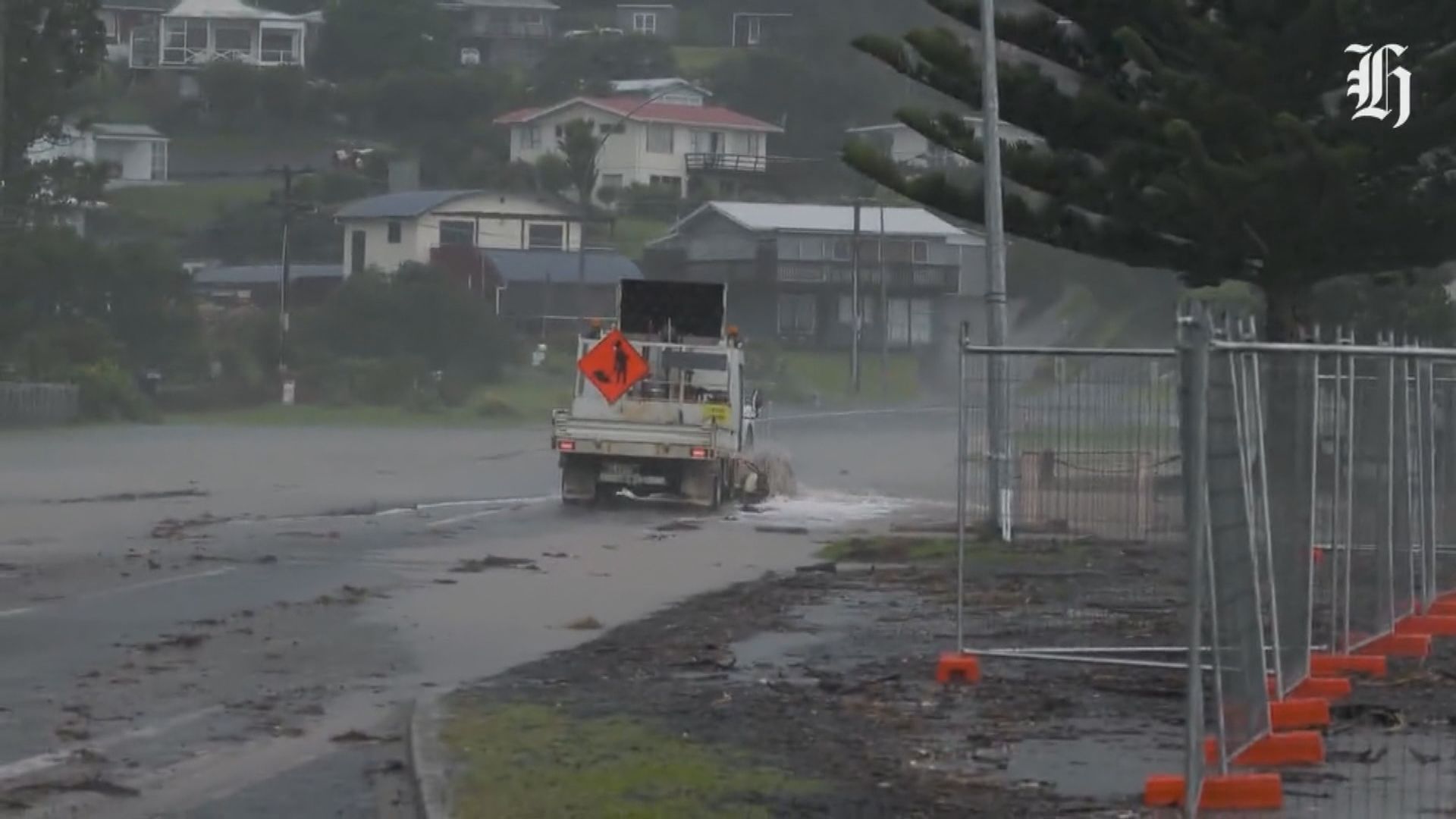 風暴逼近新西蘭北部癱瘓交通　總理滯留奧克蘭影響國會開議