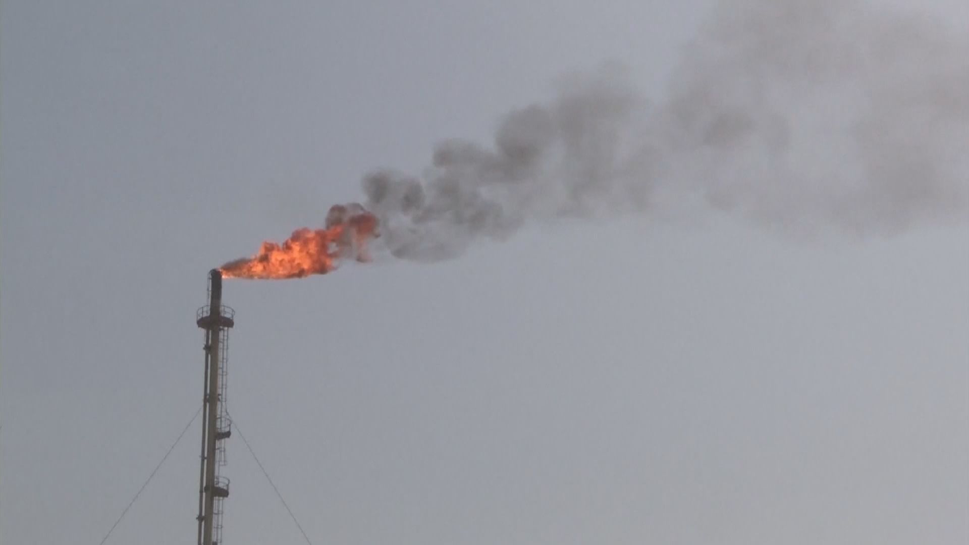 沙特石油設施遇襲刺激油價急升　布油升穿每桶70美元