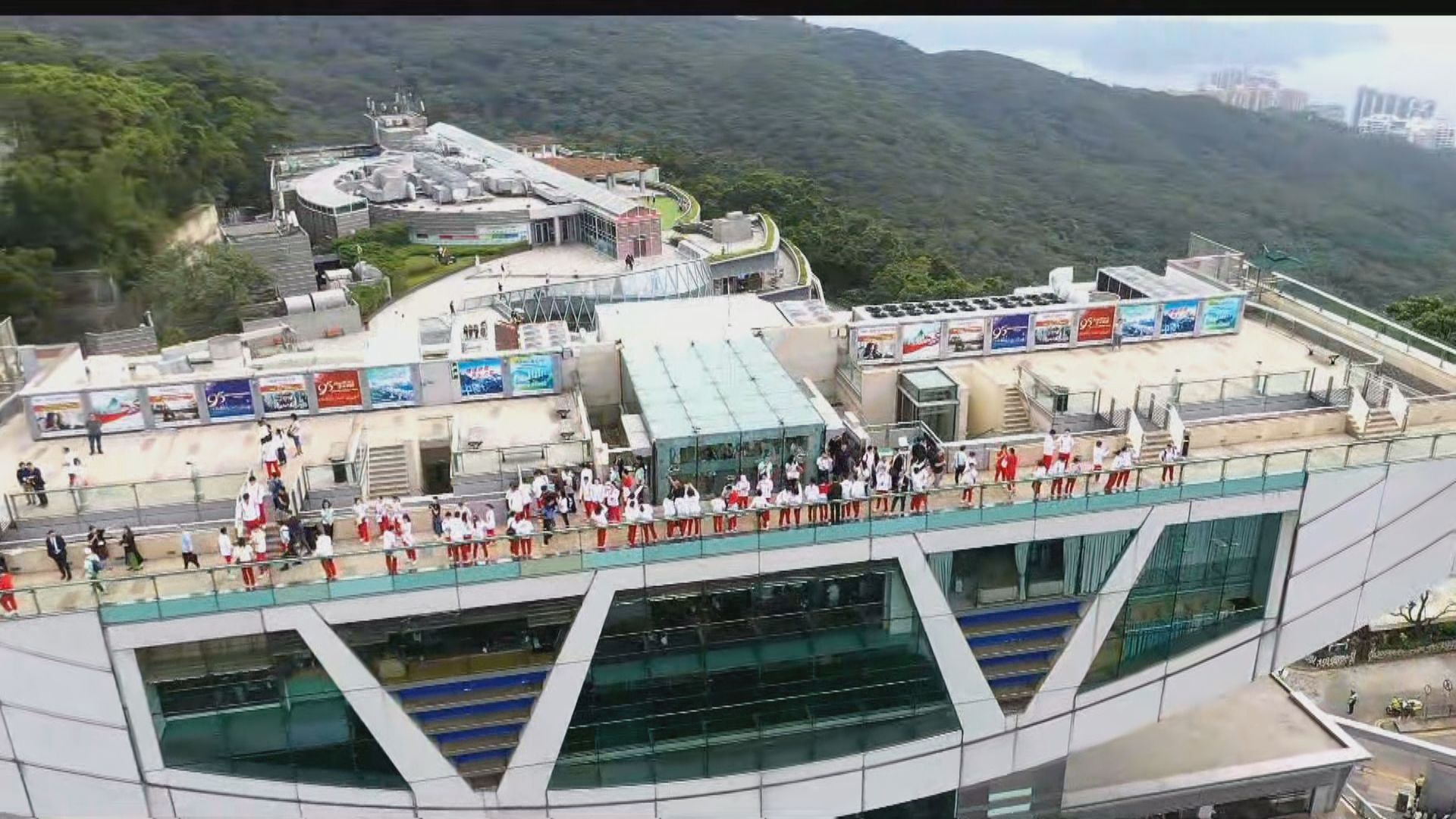 國家隊奧運代表團山頂俯瞰香江　坐天星小輪暢遊維港