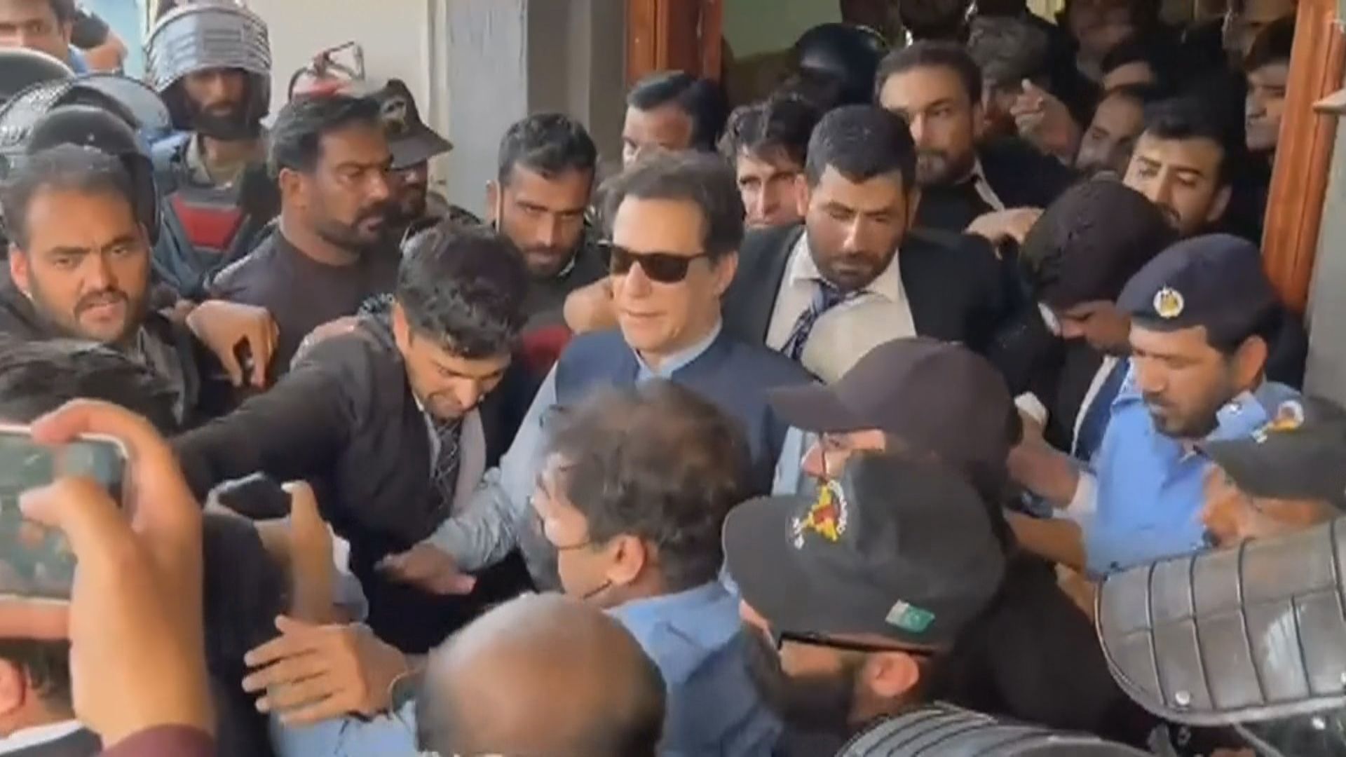 巴基斯坦前總理伊姆蘭汗獲准保釋兩周