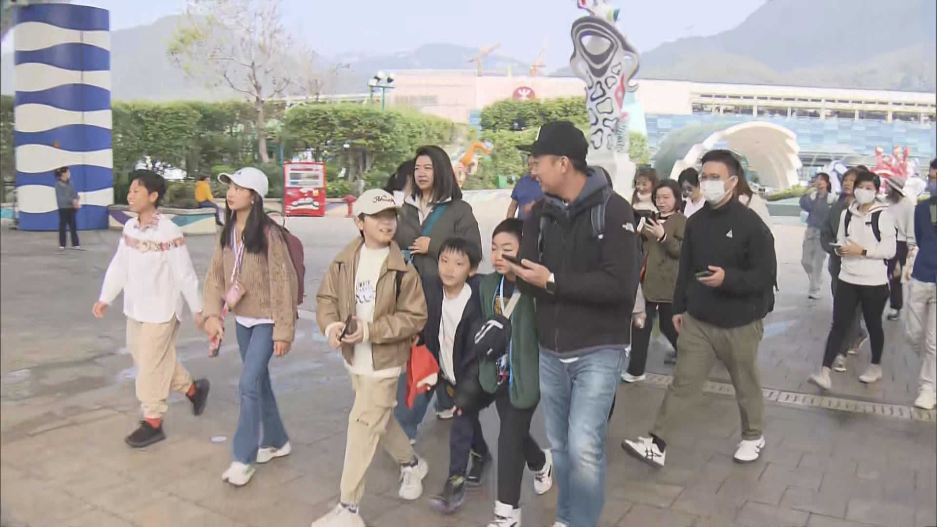 海洋公園推大熊貓龍鳳胎收費團　遊客指物超所值冀增加舉辦日子