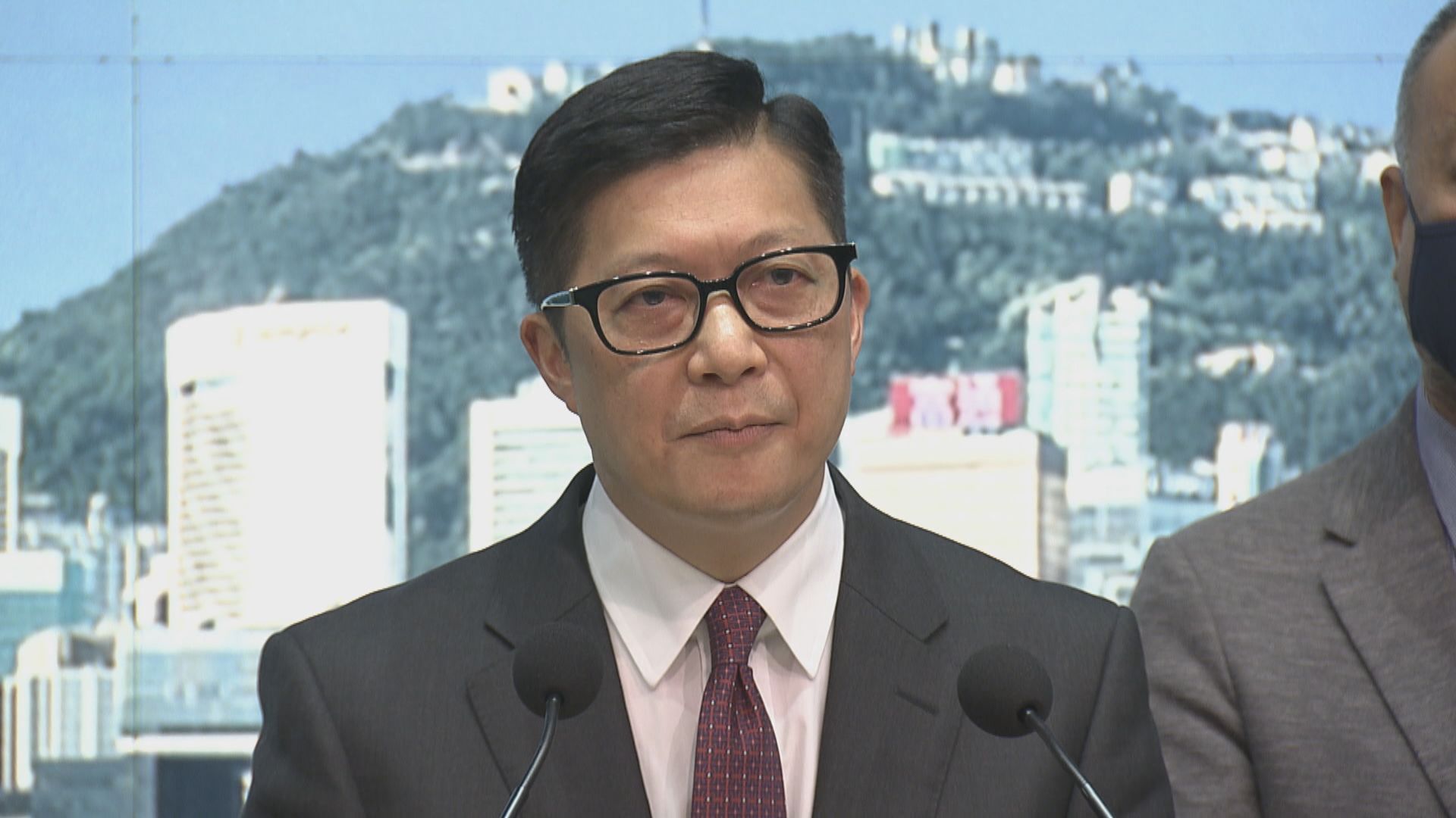 鄧炳強稱經勸戒後香港白紙示威已減退