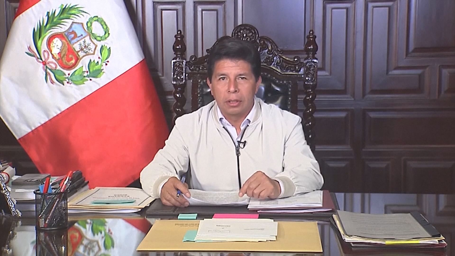 秘魯國會通過彈劾總統動議　解除總統卡斯蒂略職務