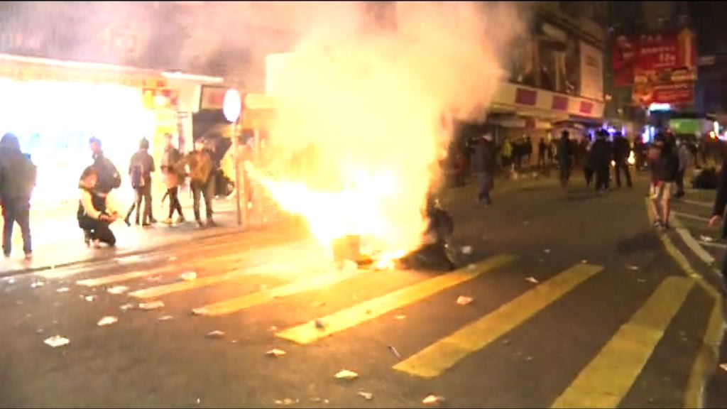旺角騷亂致80多人受傷24人被捕