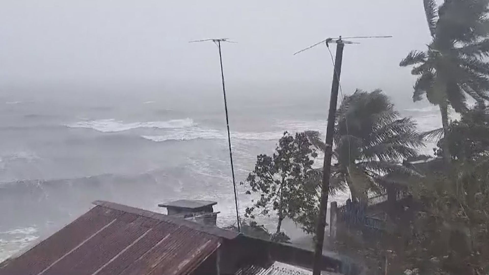 超強颱風雷伊登陸菲律賓