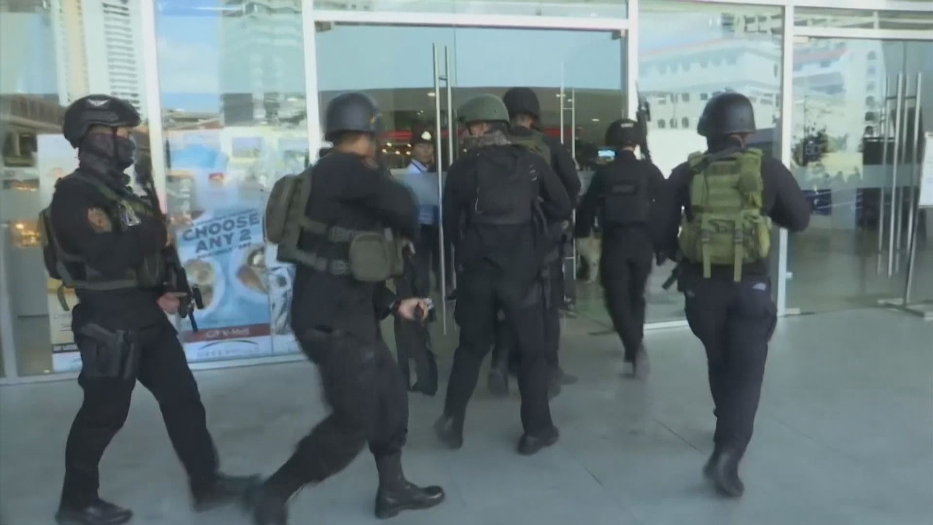 菲律賓槍手商場挾持約30名人質