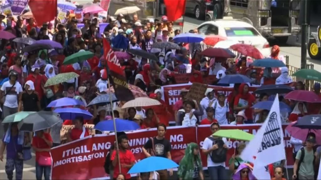 杜特爾特上任一周年　菲律賓數百人遊行抗議