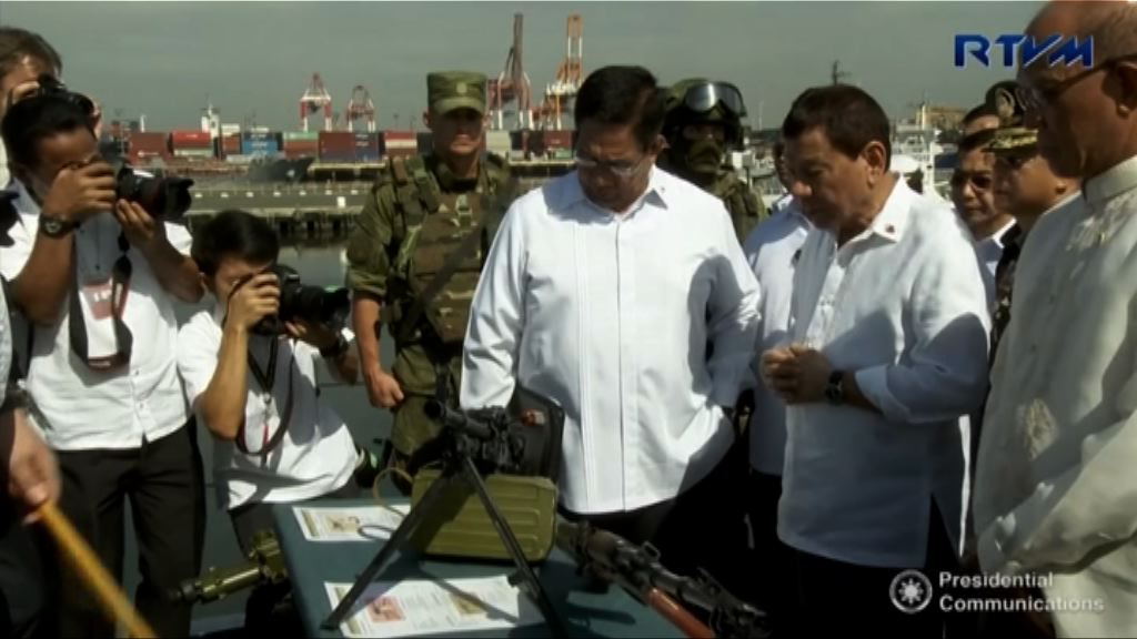 菲國總統杜特爾特登俄方反潛艦視察