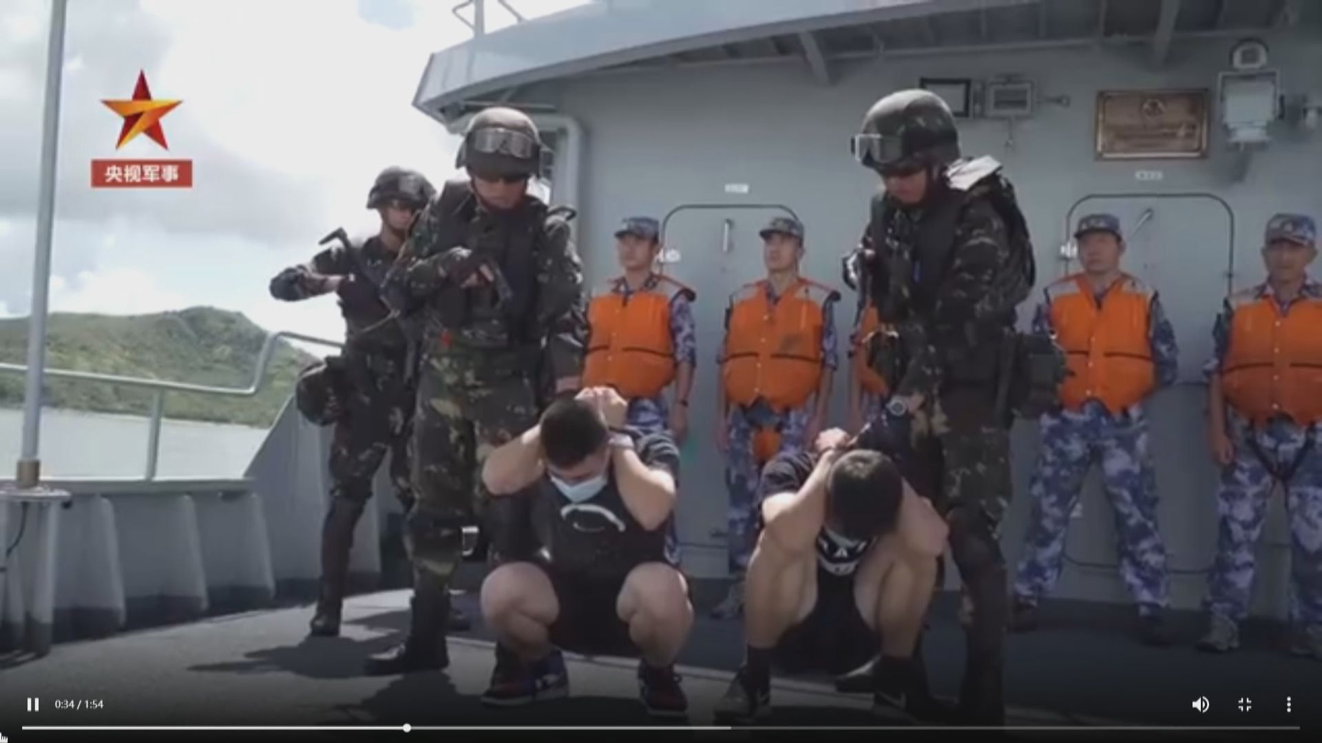 駐港部隊海空聯合演練模擬抓捕不法分子