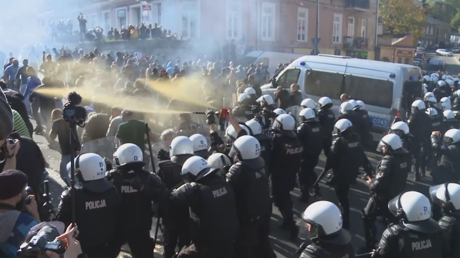 波蘭右翼分子阻平權遊行演變成衝突