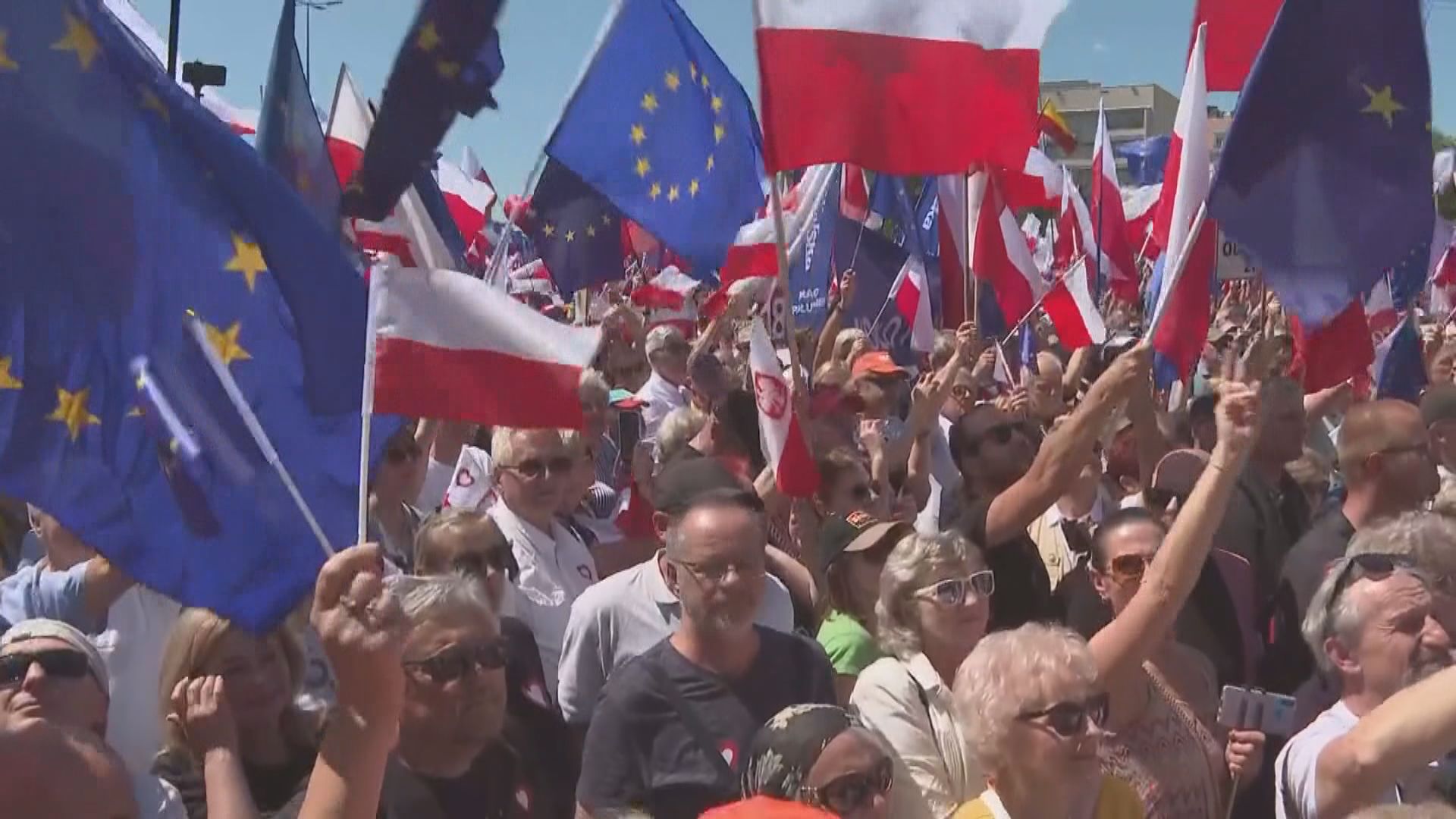 波蘭華沙約50萬人參與反政府示威