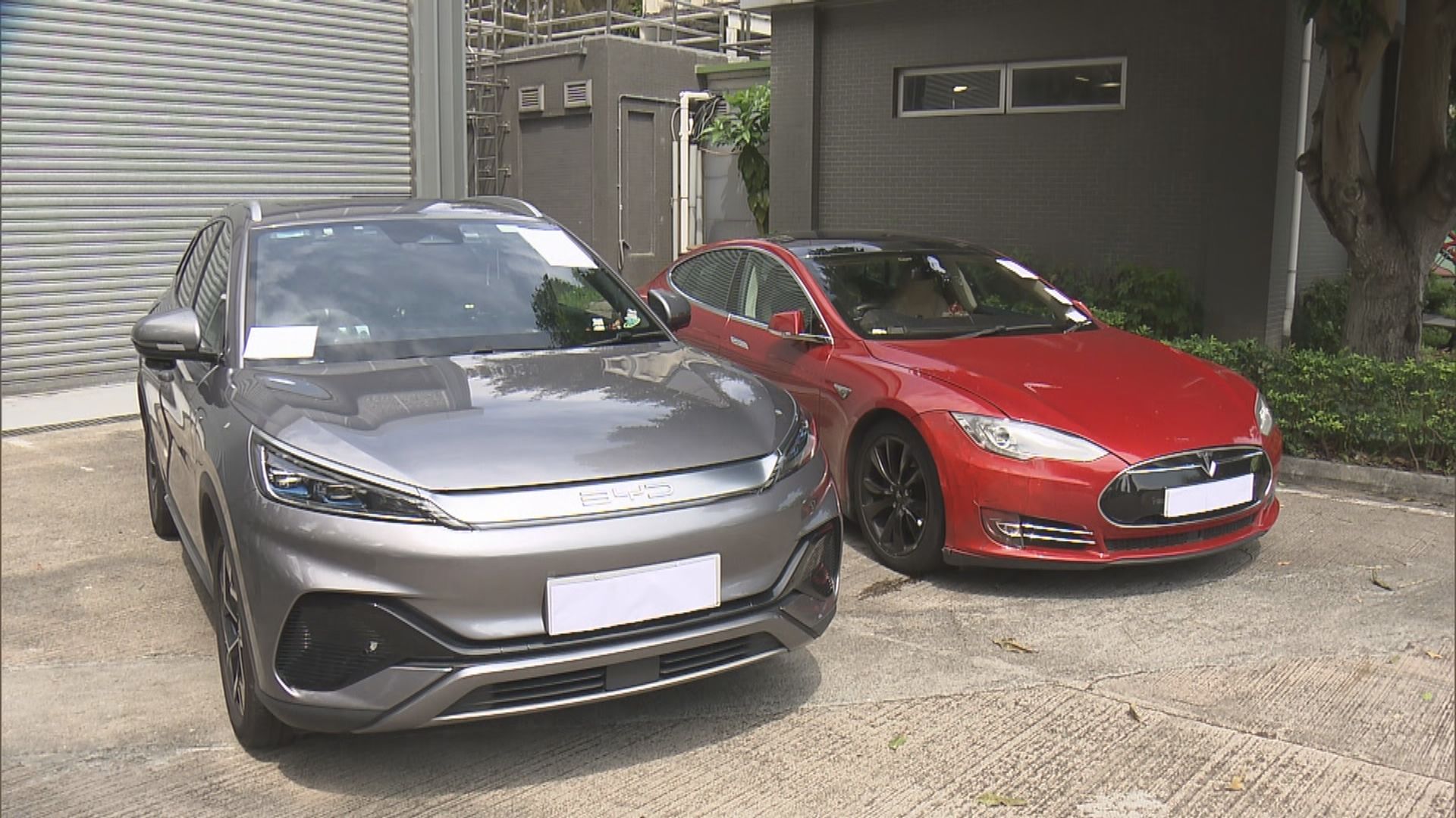警方喬裝旅客打擊白牌車 兩名司機被捕