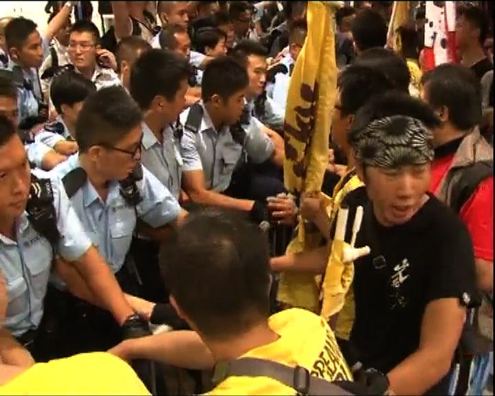 
警方拘一名示威者涉行為不檢