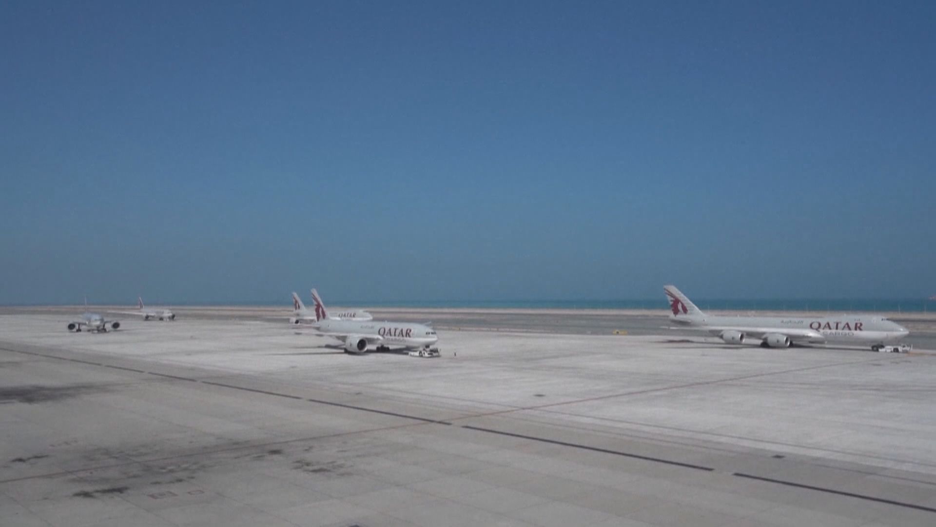 卡塔爾航空客機半空遇氣流釀12人傷 乘客稱飛機曾下墜數秒