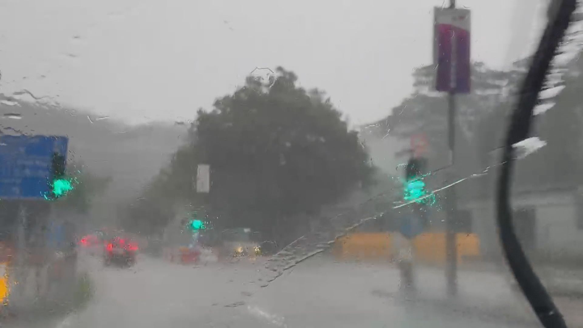 黃色暴雨警告生效　多區每小時雨量逾30毫米