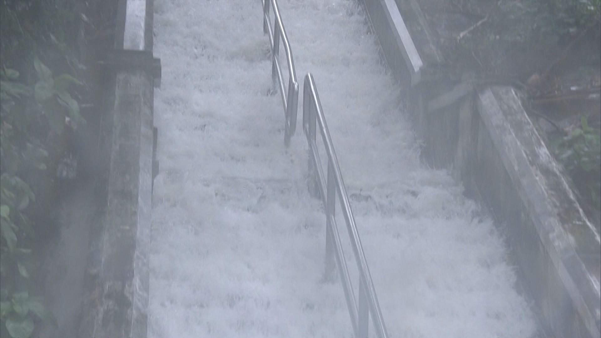 今年首個黑雨無「超前預報」　天文台：雨勢發展迅速及科技有限制