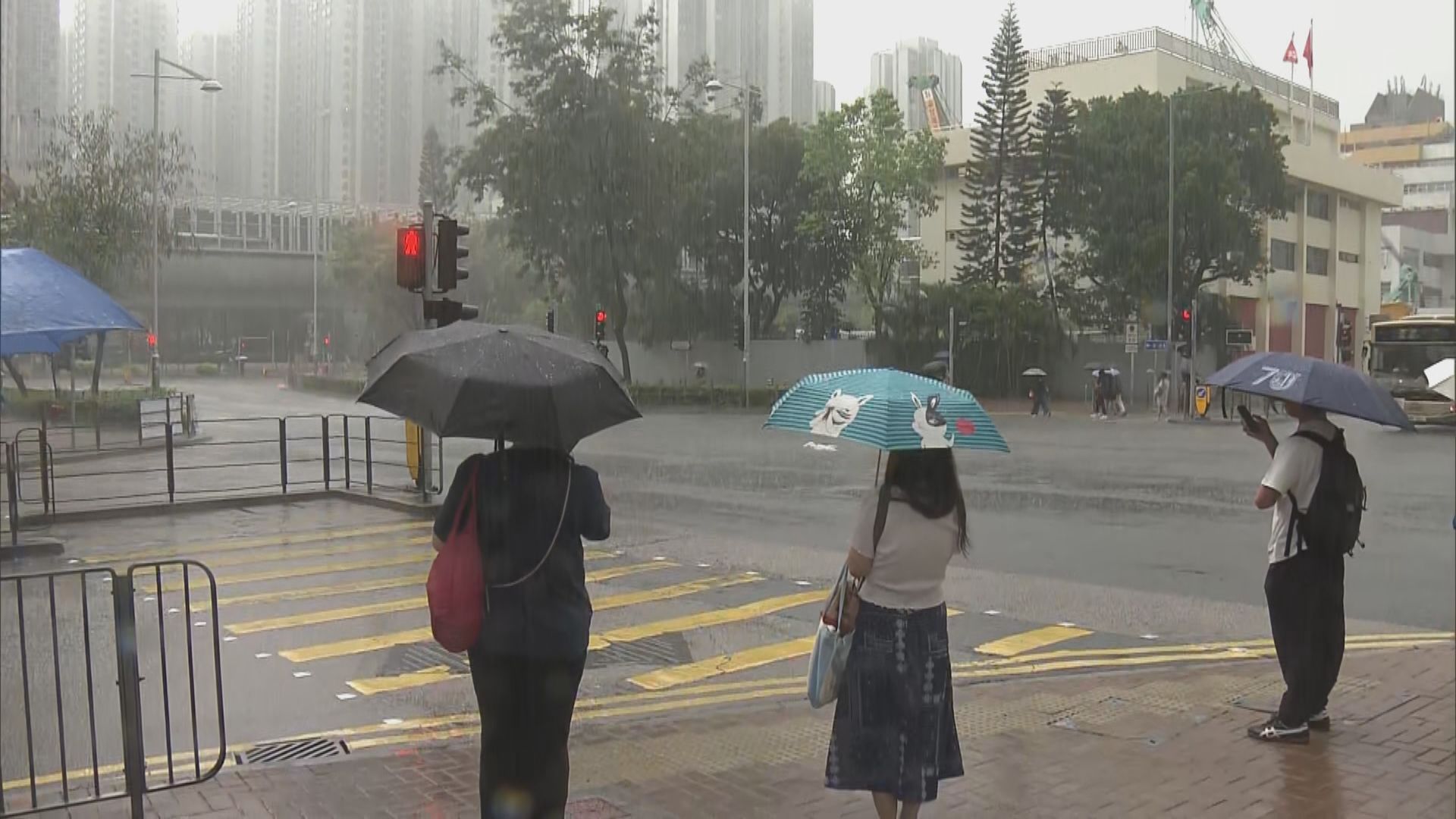 黃色暴雨警告信號生效