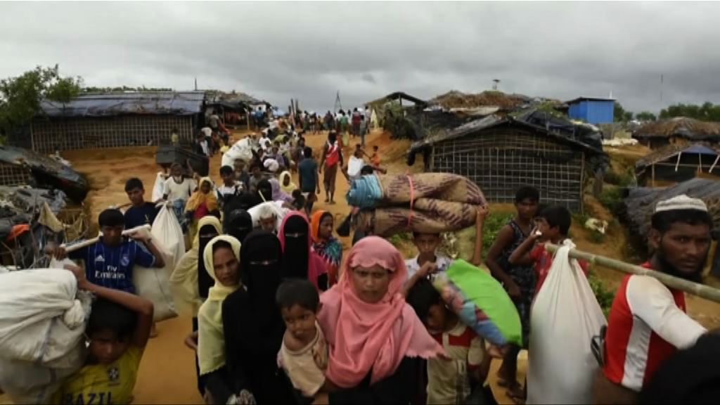 孟加拉羅興亞難民營收救援物資