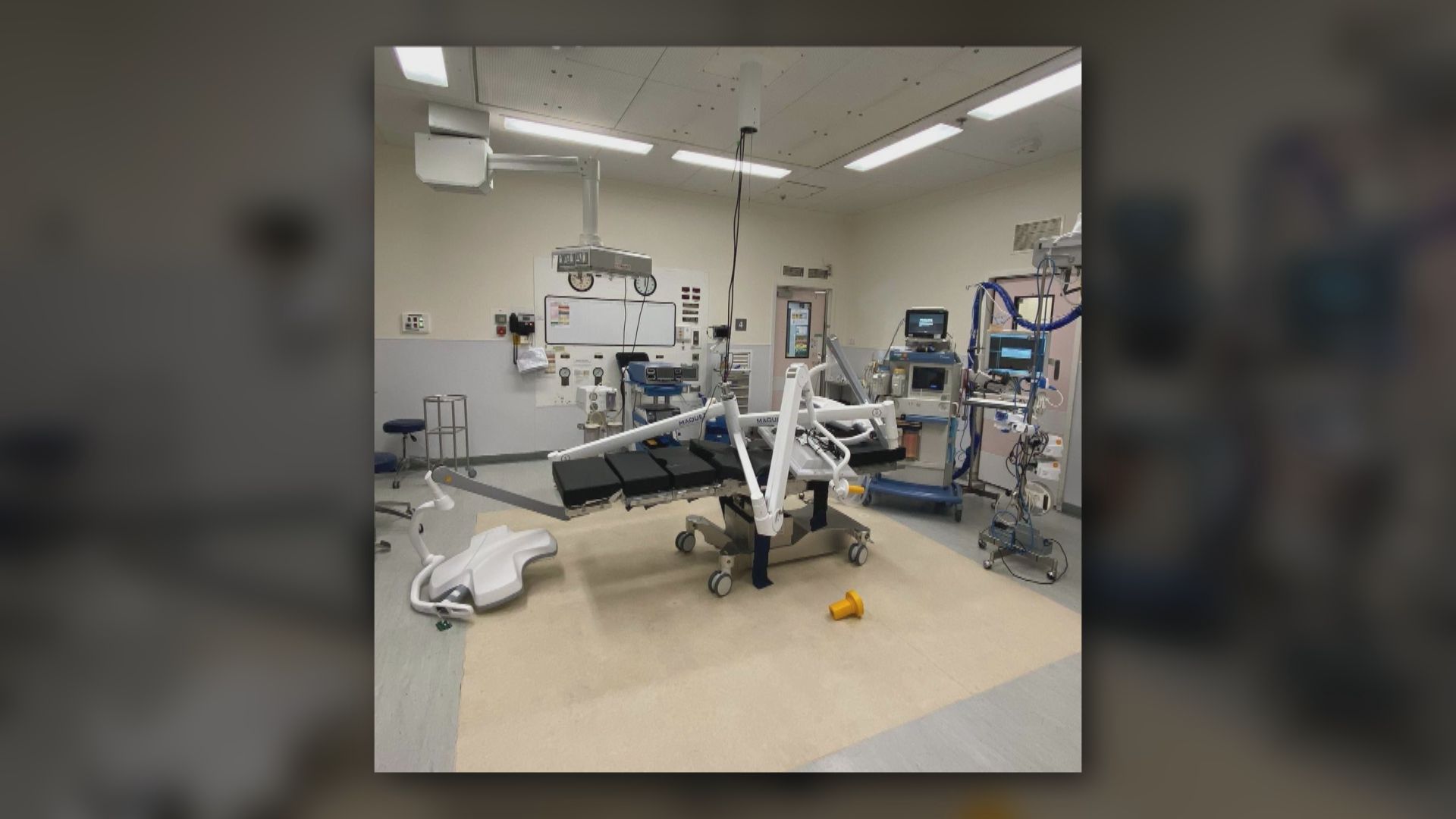 聯合醫院大型手術燈墮下　循螺絲物料及維修程序等方向調查