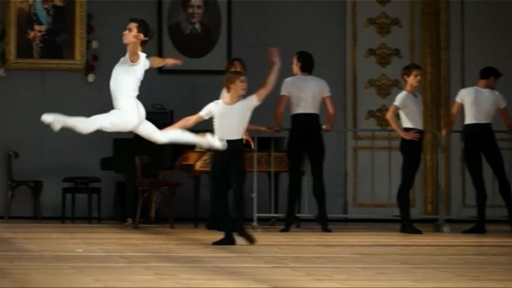 俄芭蕾舞劇《努列耶夫》煞停五個月後終上演