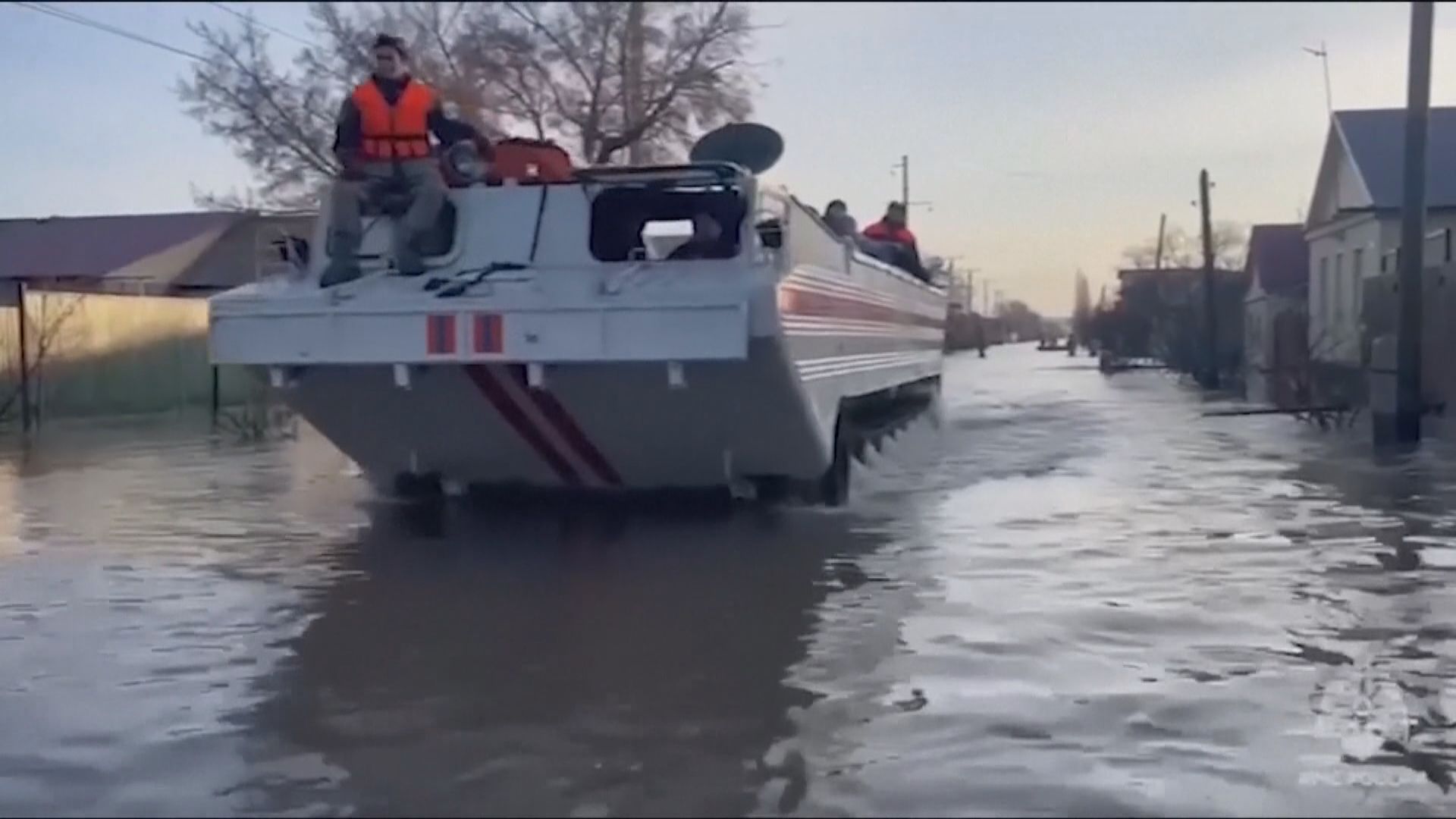 俄羅斯中部奧倫堡州堤壩決堤 當局宣布進入緊急狀態