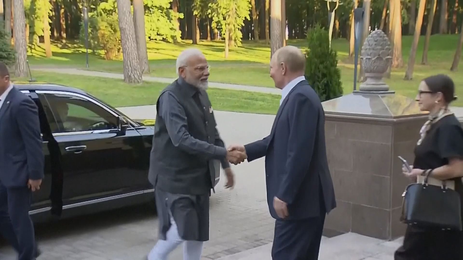 印度總理莫迪抵俄羅斯 展開兩日國事訪問