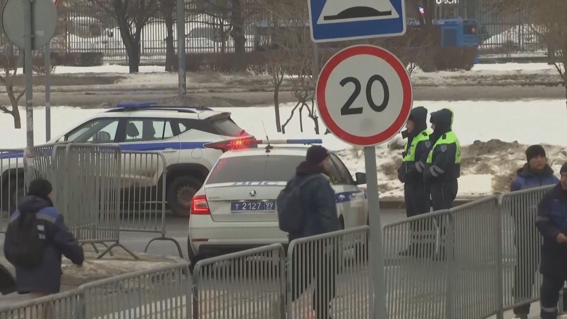 納瓦爾尼莫斯科市郊舉殯 大批警察戒備