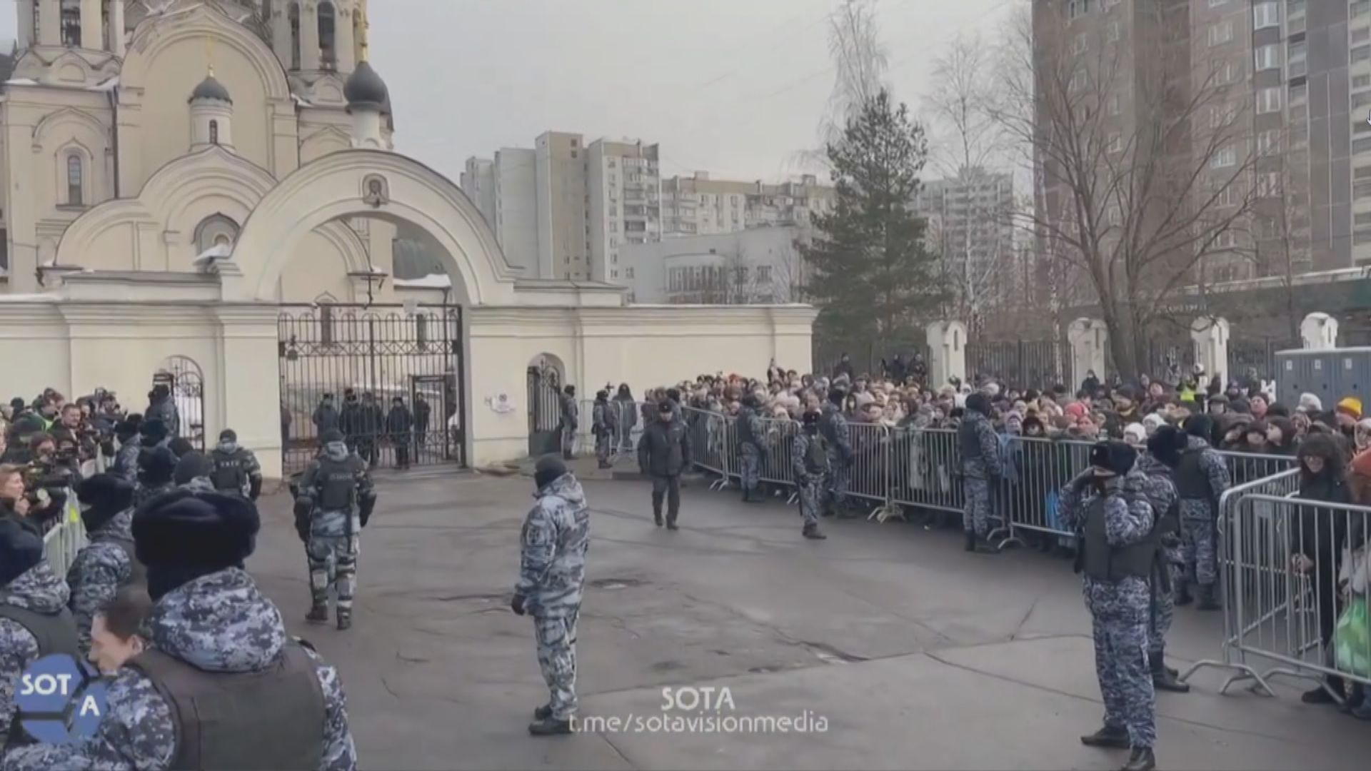 納瓦爾尼莫斯科市郊舉殯 大批警察戒備