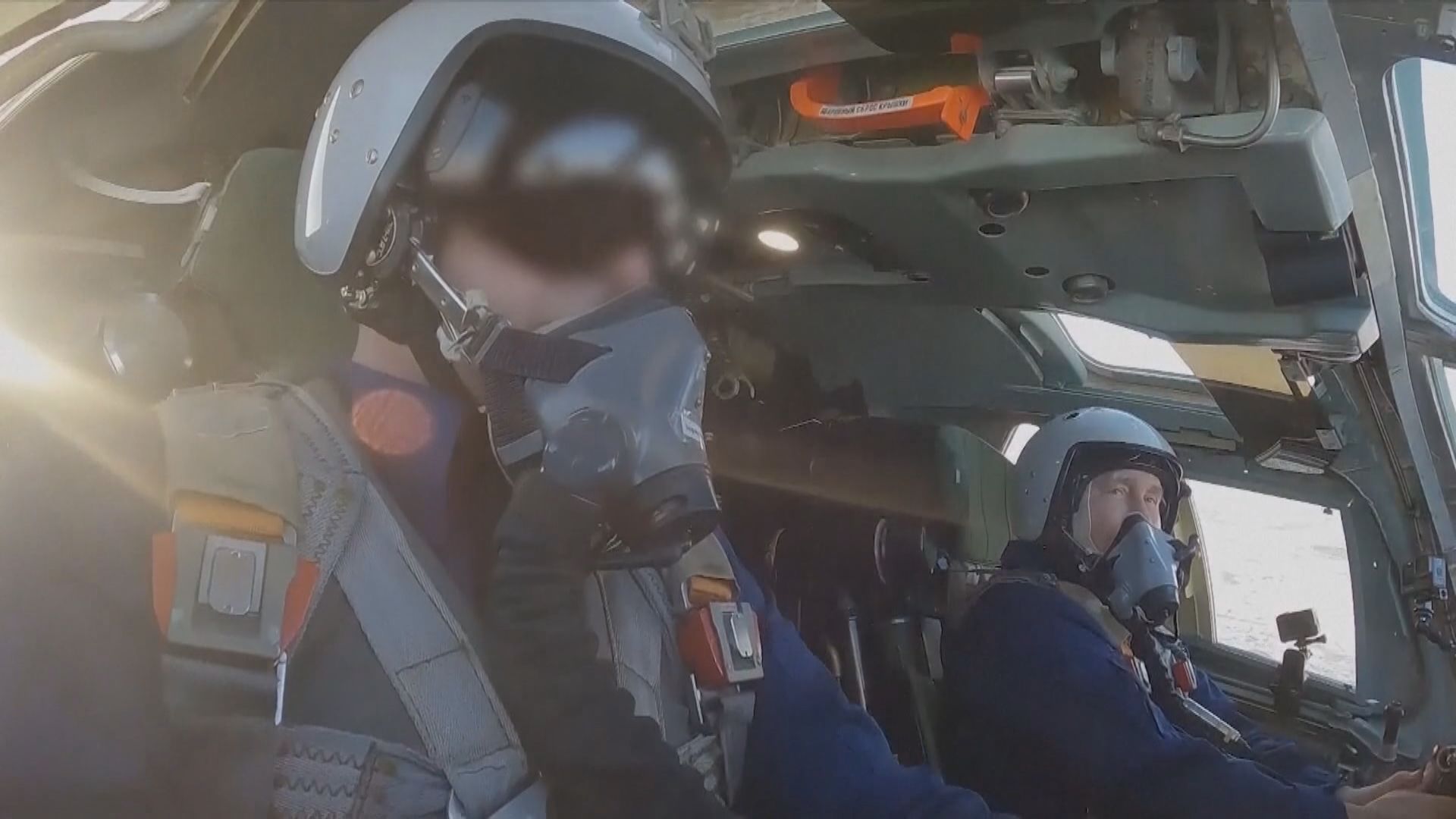 普京親自試乘可搭載核武的圖-160M超音速戰略轟炸機