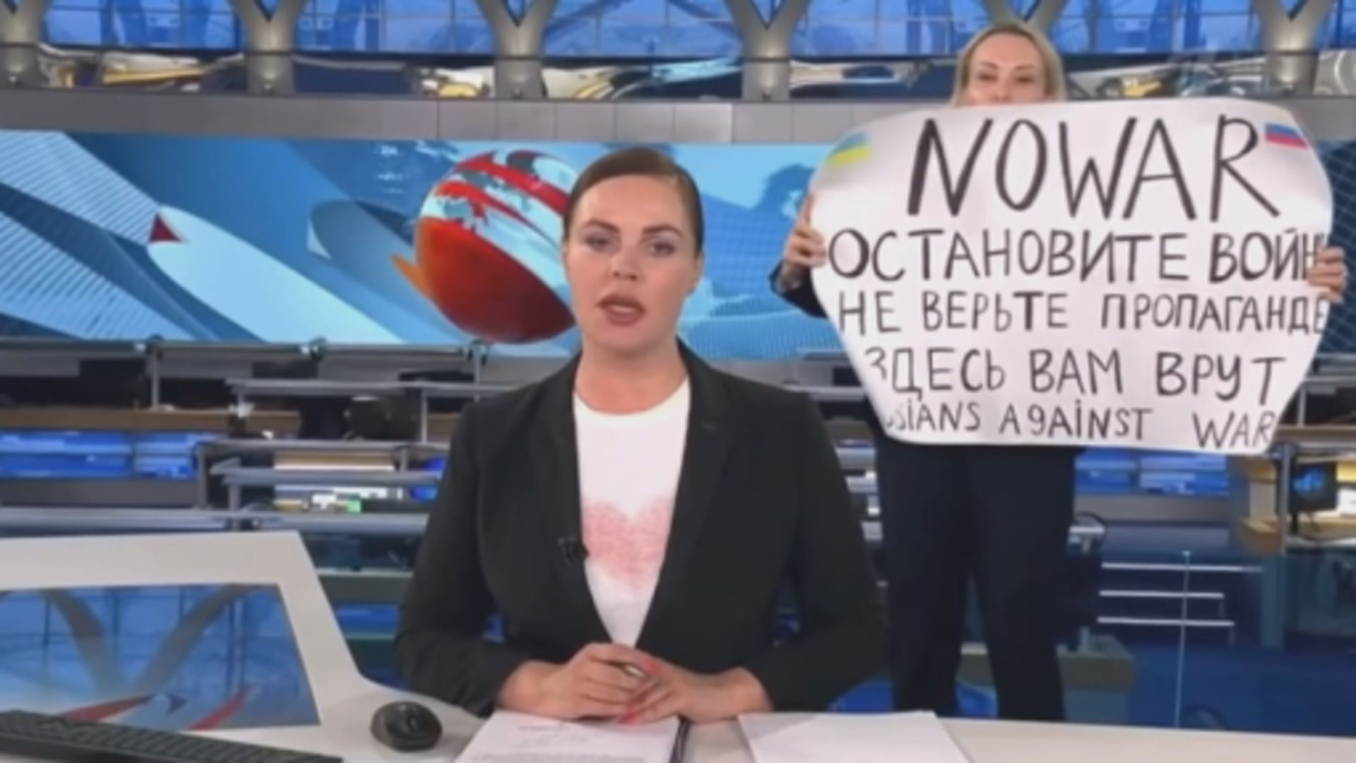 俄羅斯電視台反戰示威編輯已逃離俄羅斯