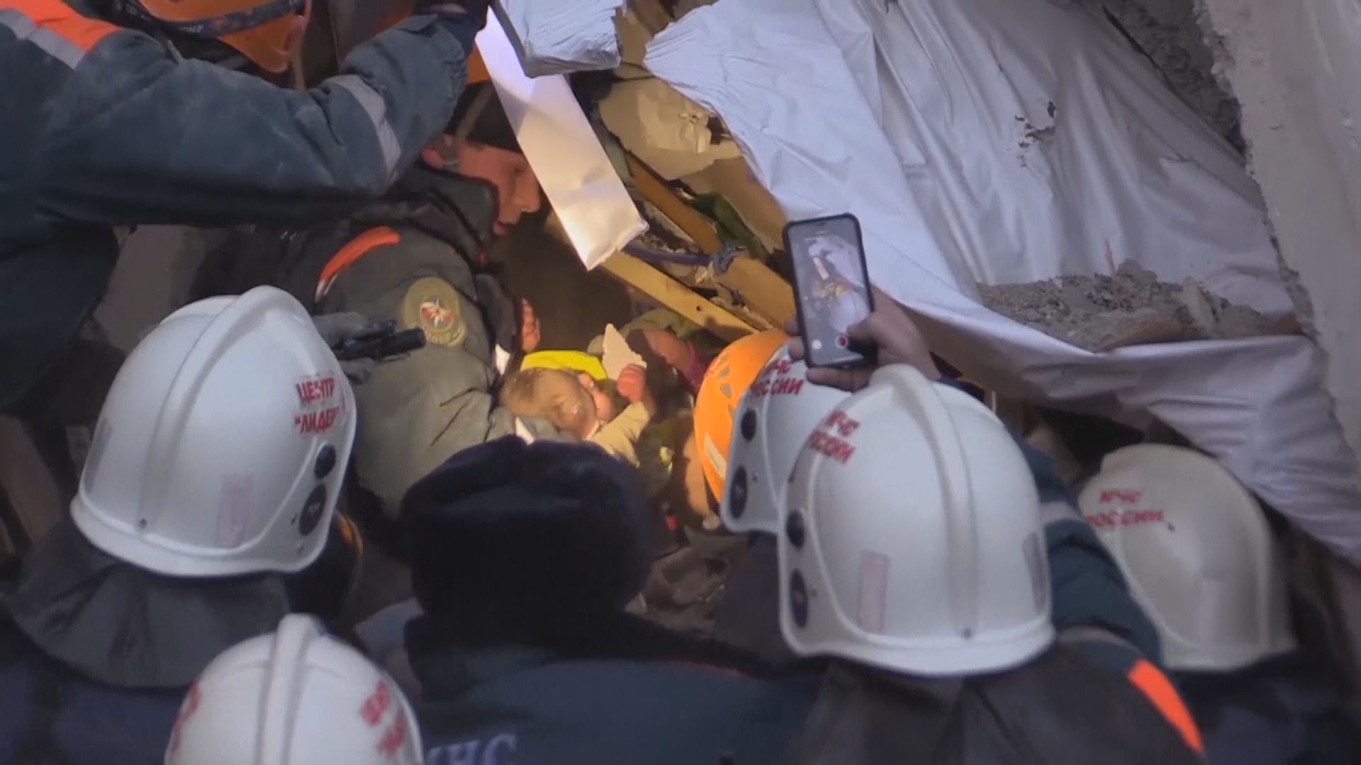 俄羅斯倒塌樓宇　約10個月大嬰兒奇迹生還